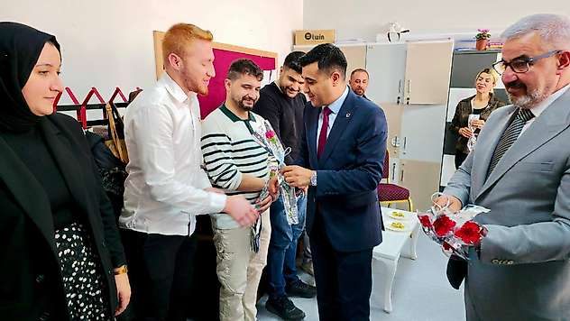 Kaymakam Güngör'den Atatürk İlkokuluna ziyaret