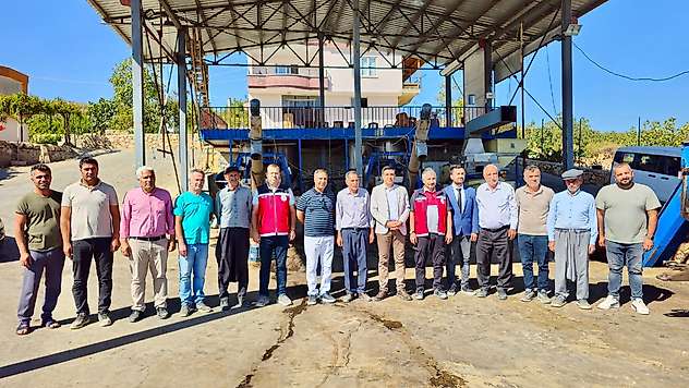 Kaymakam Güngör Fıstık işleme tesisini ziyaret etti
