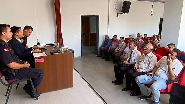 Kaymakam Güngör kurum amirleri ve muhtarlarla bir araya geldi