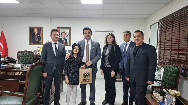 Kaymakam Seyhan, Aysima Kayayı tebrik etti