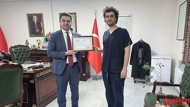 Kaymakam Seyhan'dan 4 doktora başarı belgesi