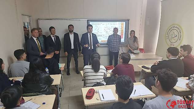 Kaymakam Seyhan'dan Gölbaşı Fen Lisesi öğrencilerine ziyaret