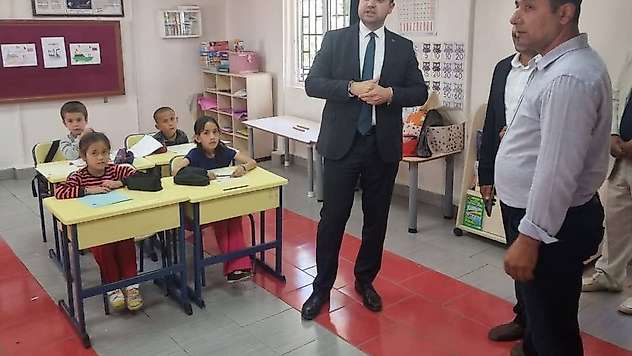 Kaymakam Seyhan Gedikli ve Karaburun köylerini ziyaret etti