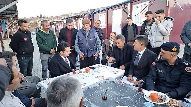 Kaymakam Seyhan Karaburun Köyünde vatandaşlarla bir araya geldi