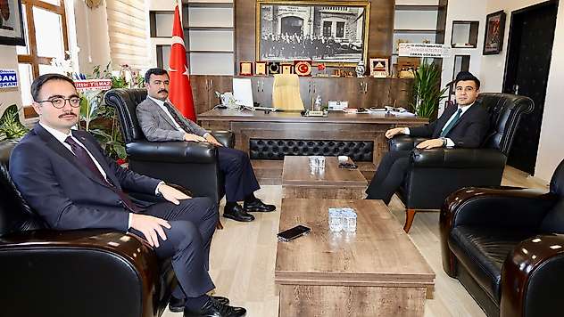 Kaymakam Soysal ve Kaymakam Yıldız'dan Tut Kaymakamı Güngör'e ziyaret