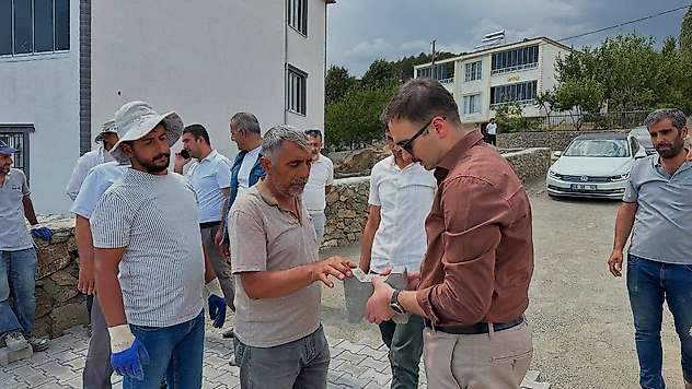 Kaymakam Yıldız, Çat köyünde incelemelerde bulundu