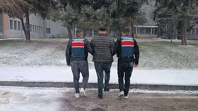 Kesinleşmiş 10'ar yıl cezayla aranan 2 şahıs yakalandı