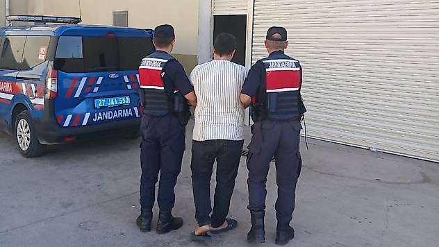 Kesinleşmiş 10 yıl cezayla aranan 2 şüpheli yakalandı