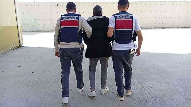 Kesinleşmiş hapis cezalarıyla aranan 2 şahıs yakalandı