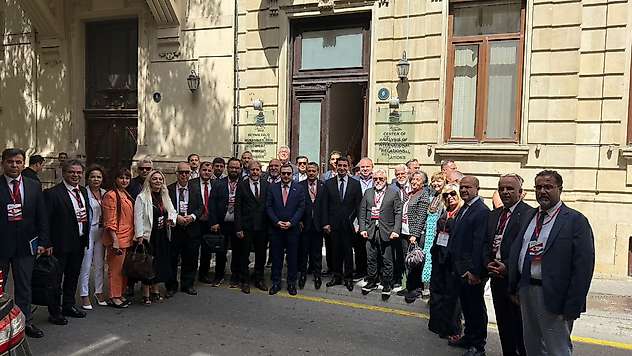 KGK heyetiyle buluşan Hacıyev: Ermenistan halkıyla kalıcı barış istiyoruz