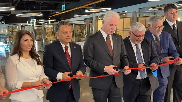 KGK'nin 'Türkiye'deki Amerika' sergisini İstanbul Valisi açtı