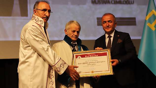 Kırımoğlu'na Elazığ'da Doktora ve Fahri Hemşehrilik unvanı verildi