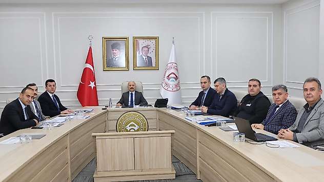 Kırsal kesimlerde hasar gören ev ve ahırların durumu değerlendirildi