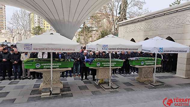 Kızı tarafından defalarca bıçaklanarak öldürülen anne son yolculuğuna uğurlandı