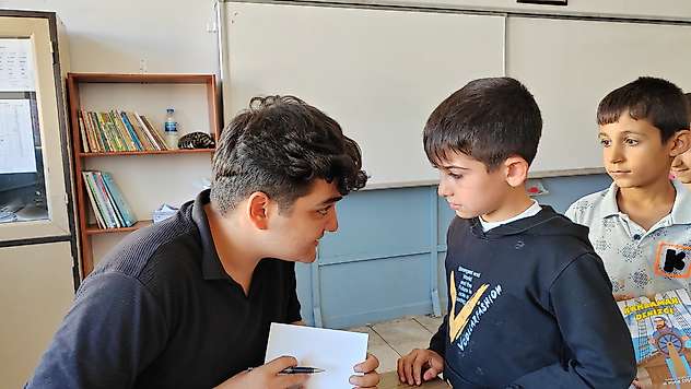 Küçük yazar Mirhat, öğrencilere rol model oldu
