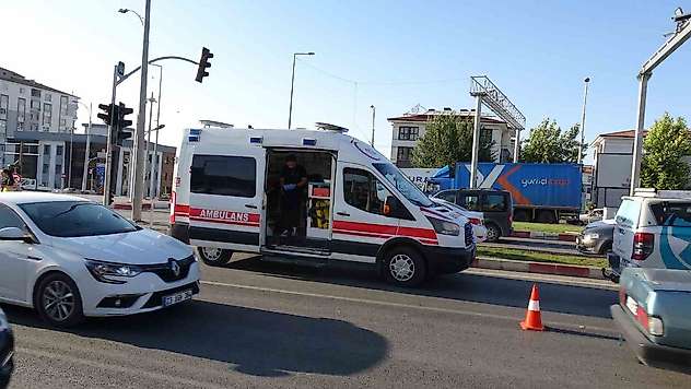 Malatya'da 6 aracın karıştığı zincirleme kazada 4 kişi yaralandı
