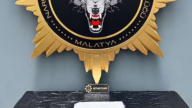 Malatya'da araçta 1 kilo metamfetamin ele geçirildi