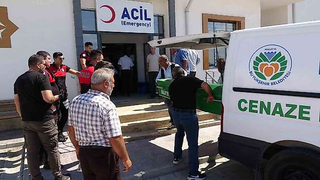Malatya'da bahçesinde başından vurulmuş halde bulunan adam hayatını kaybetti