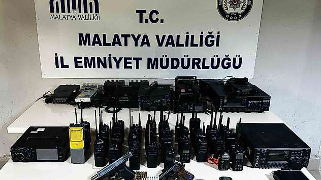 Malatya'da emniyet frekanslarını dinleyen 6 şüpheliye operasyon
