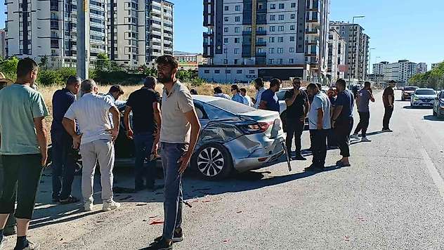 Malatya'da iki otomobil çarpıştı: 1 yaralı
