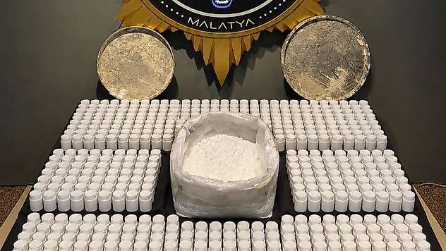 Malatya'da sentetik ecza operasyonu: 2 gözaltı