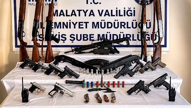 Malatya'da silah teşhirine operasyon: 56 şüpheli yakalandı
