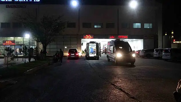 Malatya'da üç aracın karıştığı kazada 6 kişi yaralandı