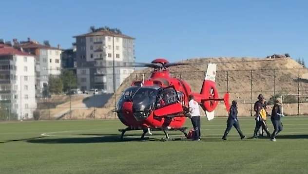 Yaşlı hasta için ambulans helikopter havalandı