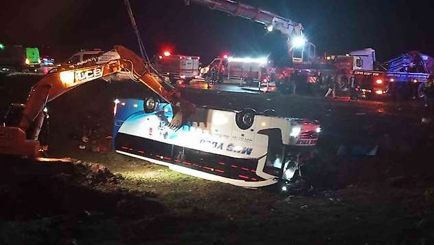 Malatya'da yolcu otobüsü devrildi: 4 ölü, çok sayıda yaralı