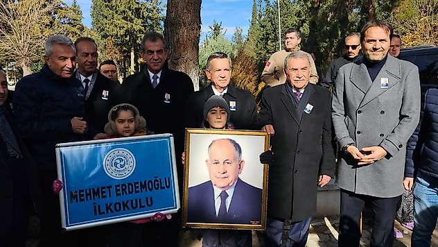 Mehmet Erdemoğlu dualarla mezarı başında anıldı