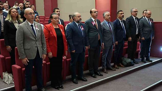 Meme kanserinde farkındalıktan erken tanıya sempozyumu gerçekleştirildi