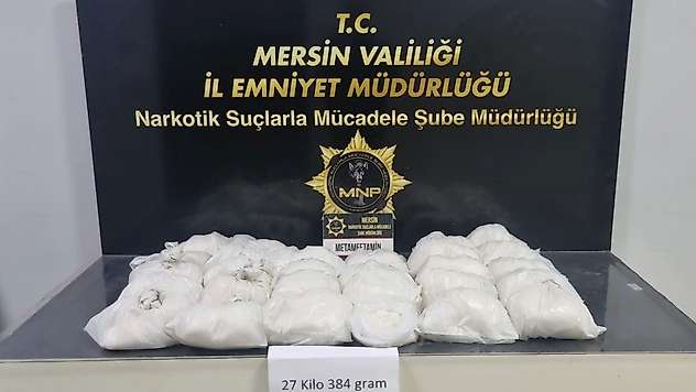 Mersin'de depoya baskın: 27 kilodan fazla metamfetamin ele geçirildi