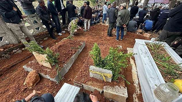 Mersin'de iki kardeşin öldüğü olayda tedavisi tamamlanan anne ile baba taburcu oldu