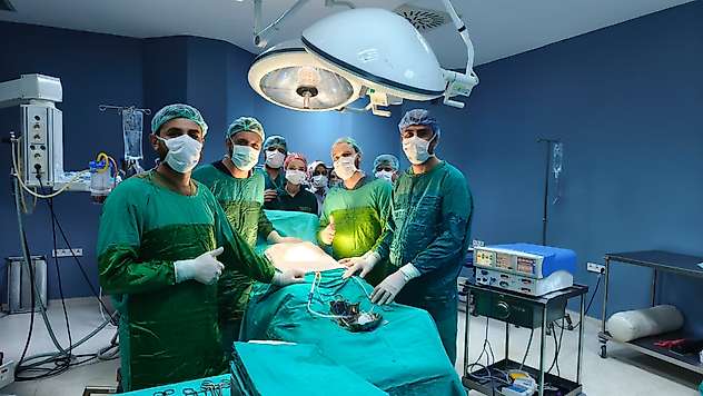 Mesanesinden 42 Parça Taş Çıkarılan Hasta Sağlığına Kavuştu