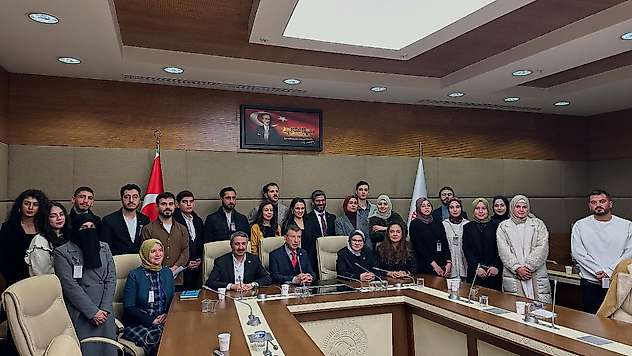 Milletvekili Alkayış Üniversite öğrencileriyle bir araya geldi