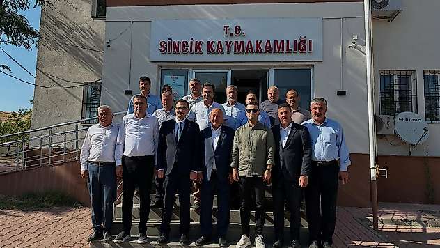 Milletvekili Kurt ve beraberindeki heyetten Sincik Kaymakamlığına ziyaret