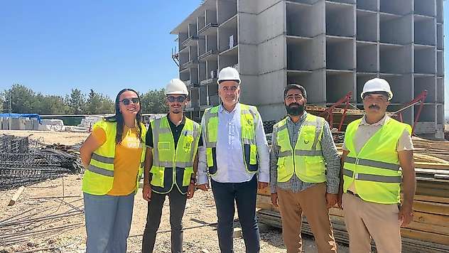 Milletvekili Özhan, Adliye lojmanları inşaatında incelemelerde bulundu