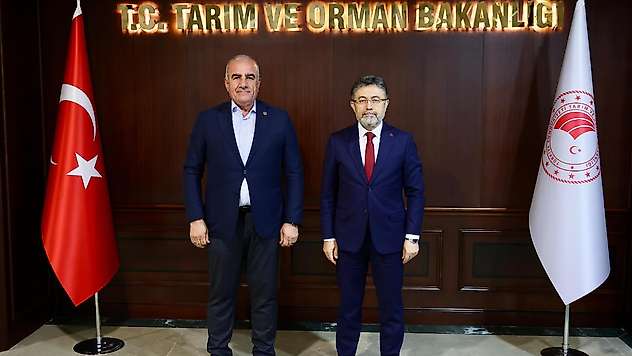 Milletvekili Özhan'dan Tarım ve Orman Bakanı Yumaklı ile bir araya geldi
