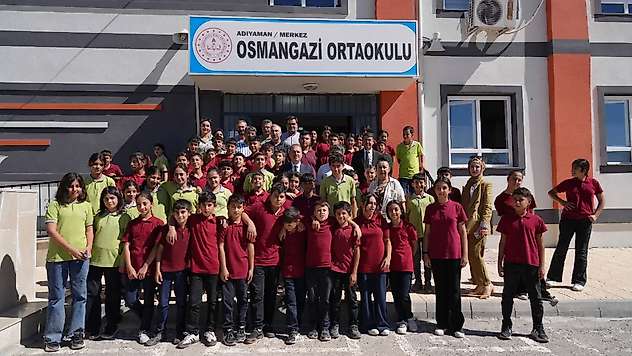 Millî Eğitim Müdürü Tosun'dan Osman Gazi Ortaokulu'nu ziyaret