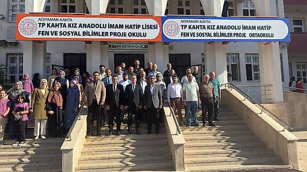 Milli Eğitim Müdürü Tosun, Kahta'da öğrencilerle bir araya geldi