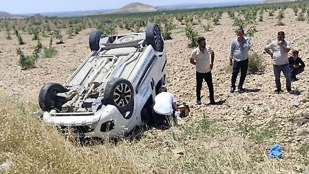 Mobil sağlık hizmeti aracı devrildi: 1 yaralı