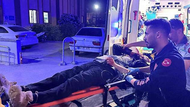Motosiklet ile kamyonet çarpıştı: 1 ağır yaralı
