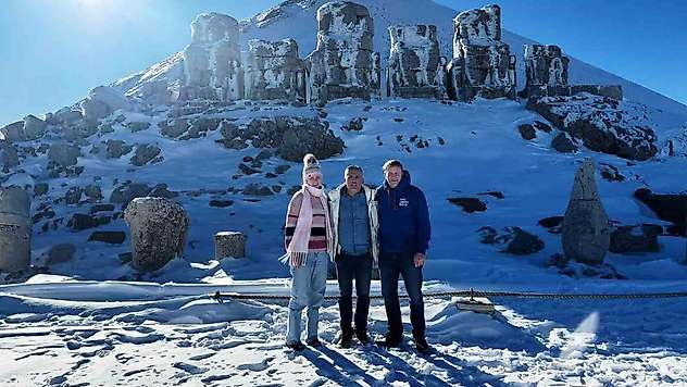 Nemrut, kış turizmi ile yabancı turistlerin ilgisini çekiyor