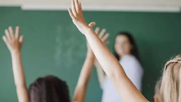 Öğretmenlerin çalışma saati 40 saate mi çıkıyor?
