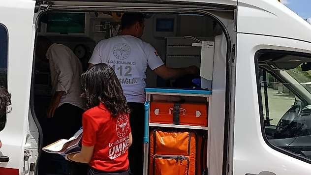 Okul önünde kavga: 1 yaralı