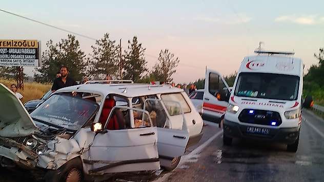 Osmaniye'de 4 aracın karıştığı zircirleme kaza: 1 ölü, 6 yaralı