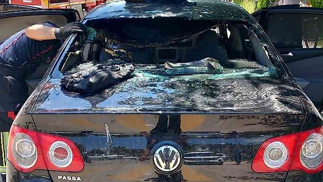 Osmaniye'de otomobilde çıkan yangın itfaiyenin müdahalesiyle söndürüldü