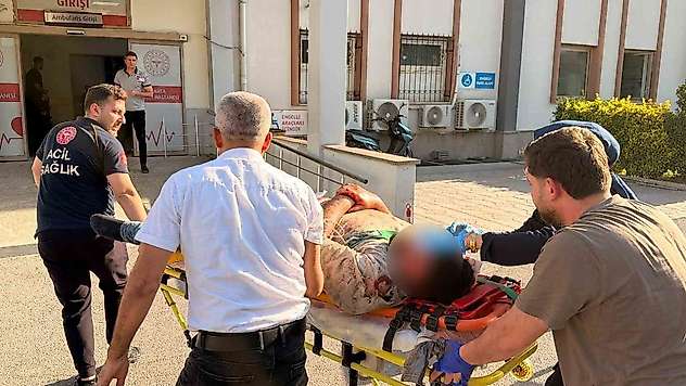 Otomobil ile motosiklet çarpıştı: 1 ağır yaralı
