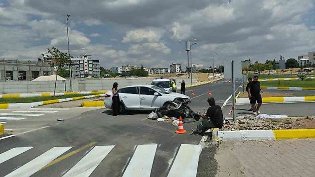 Otomobil ile motosiklet çarpıştı: 1 yaralı