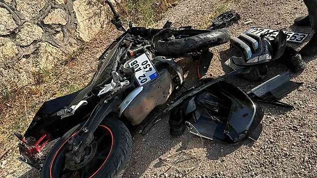 Otomobilin çarptığı motosiklet sürücüsü ağır yaralandı